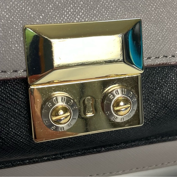EUC Henri Bendel Crossbody - Picture 6 of 13